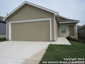Building Photo - 10102 Ana Hts