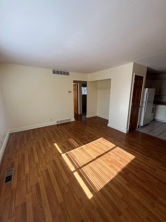 Foto del edificio - Two-Bedroom Apartment in Salt Lake!
