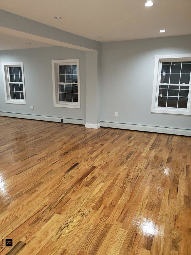Building Photo - 3649 Olinville Avenue