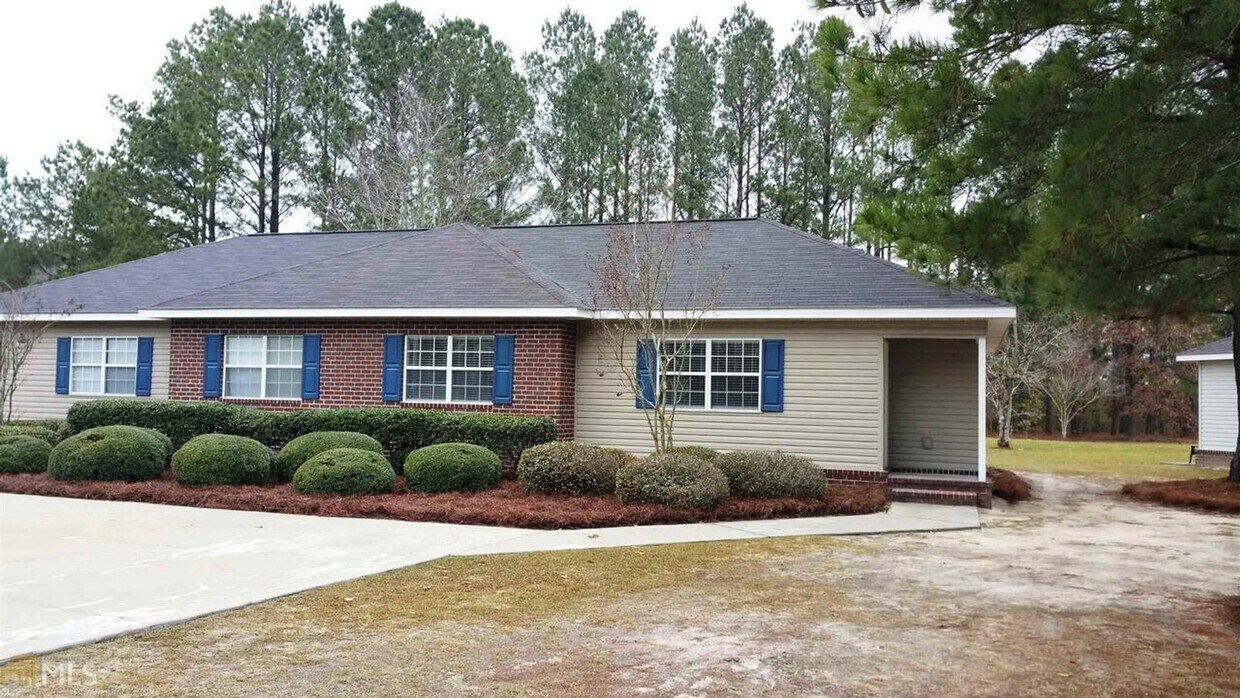 806 Jessica Ln Unit B, Statesboro, GA 30458 Room for Rent in