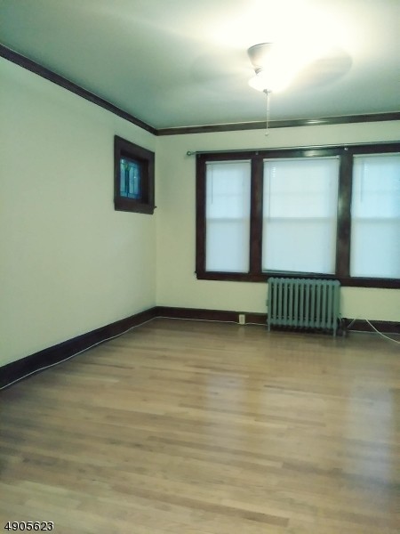 Building Photo - 564 N Maple Ave