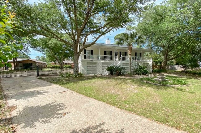 Building Photo - 2009 Wedgewood Cir