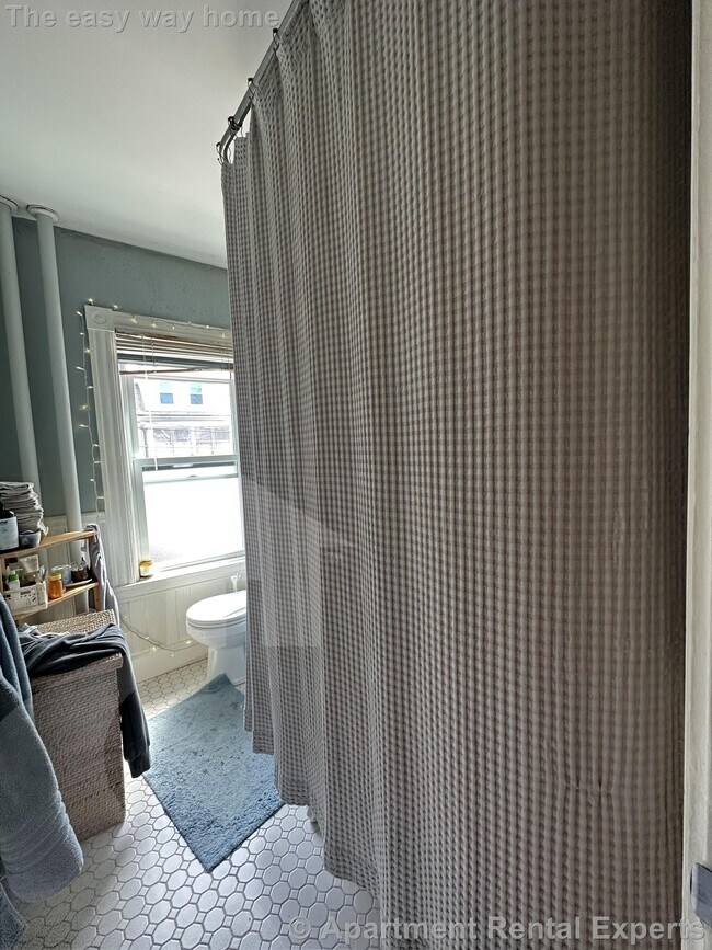 Building Photo - 111 Woodstock St