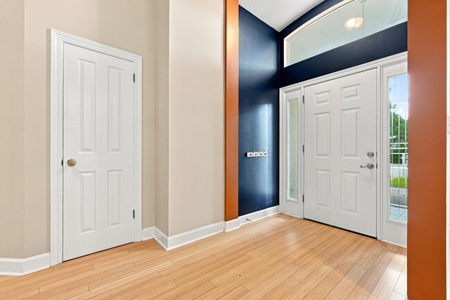 Building Photo - 1710 Ashview Cove