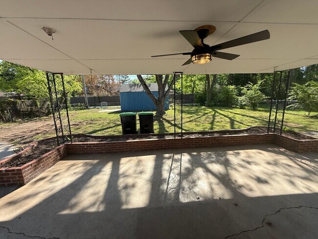 Foto del edificio - Now Available! Charming 3-Bedroom, 1-Bathroom Home in Decatur, AL