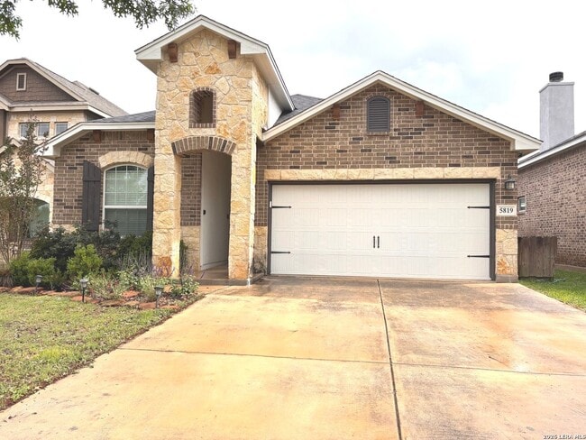 Building Photo - 4 Bedroom Home with Outdoor Kitchen in Wortham Oaks San Antonio