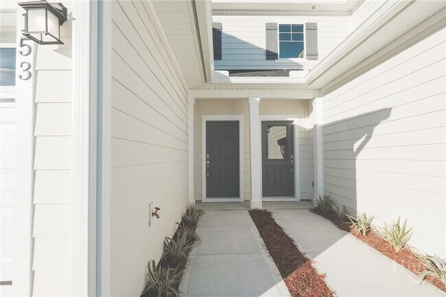 Foto del edificio - 153 Lower Creek Dr