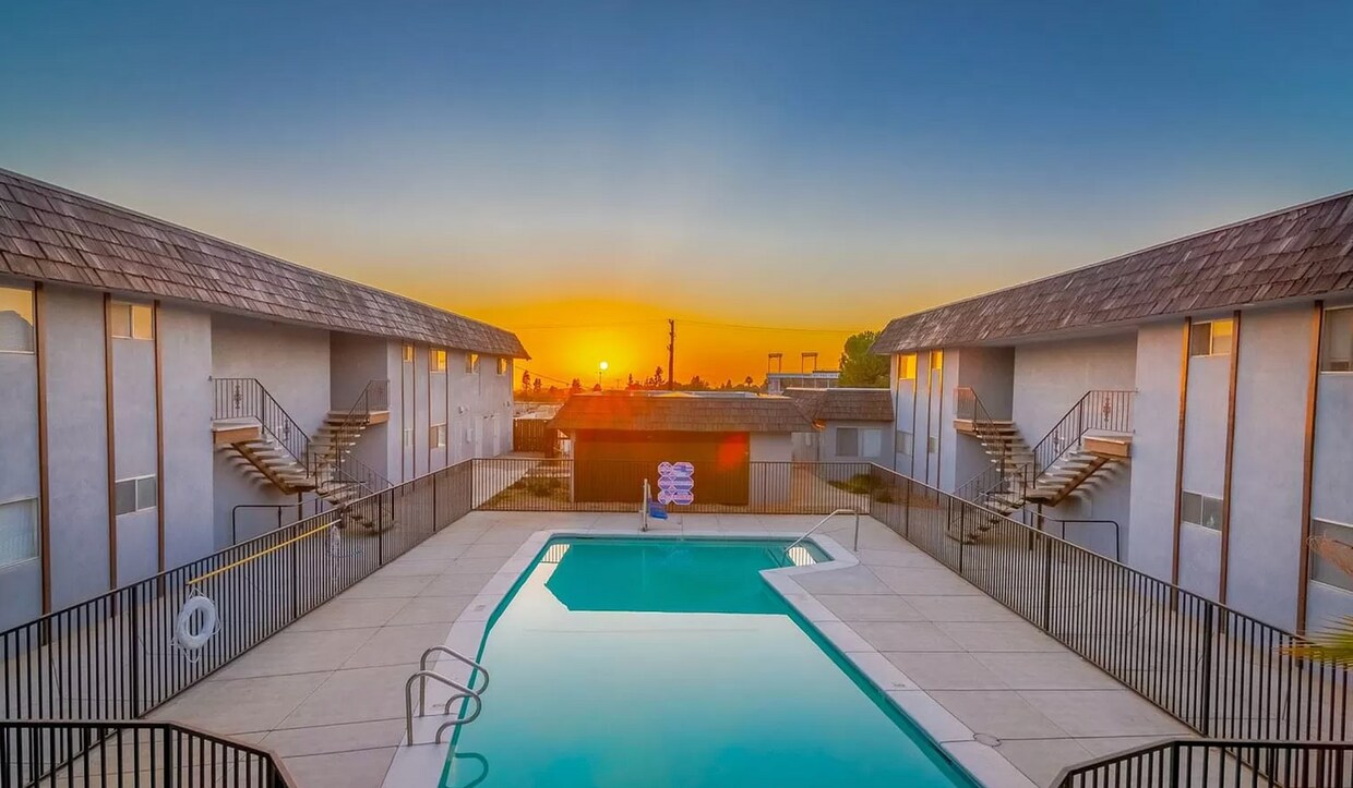 Foto principal - 3600 Dana St
