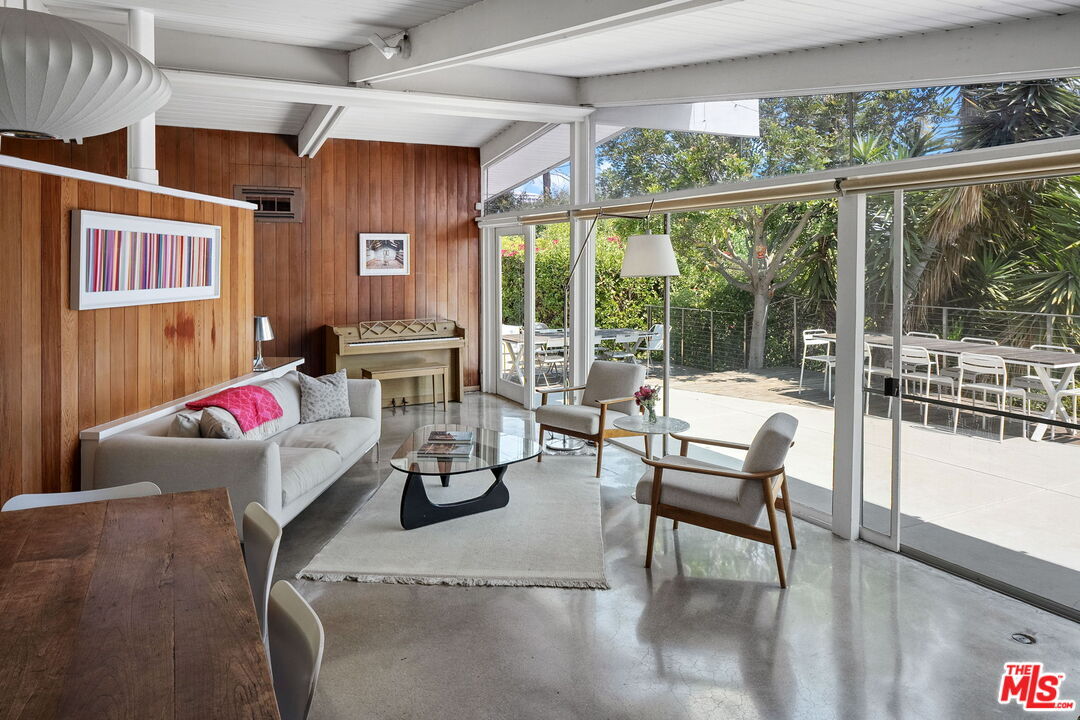 Foto principal - 12400 Deerbrook Ln