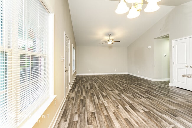 Building Photo - 121 Mountain View Church Rd