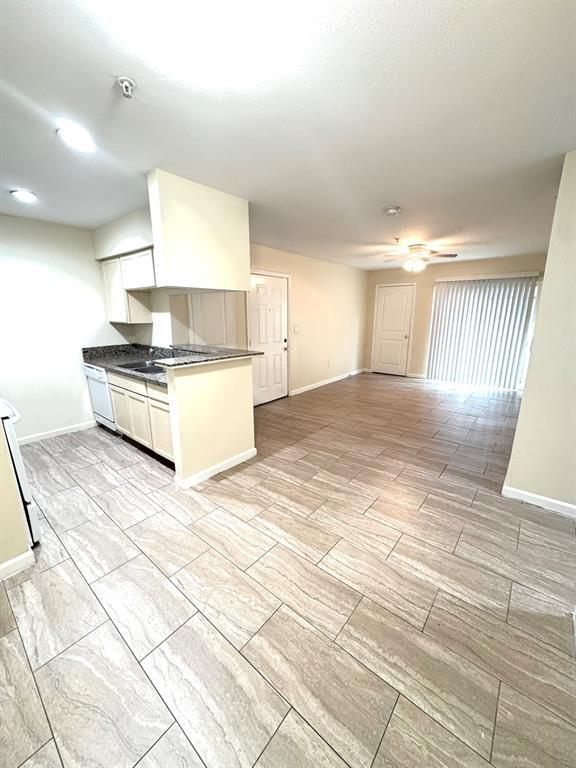 Foto del edificio - 717 Richcrest Dr