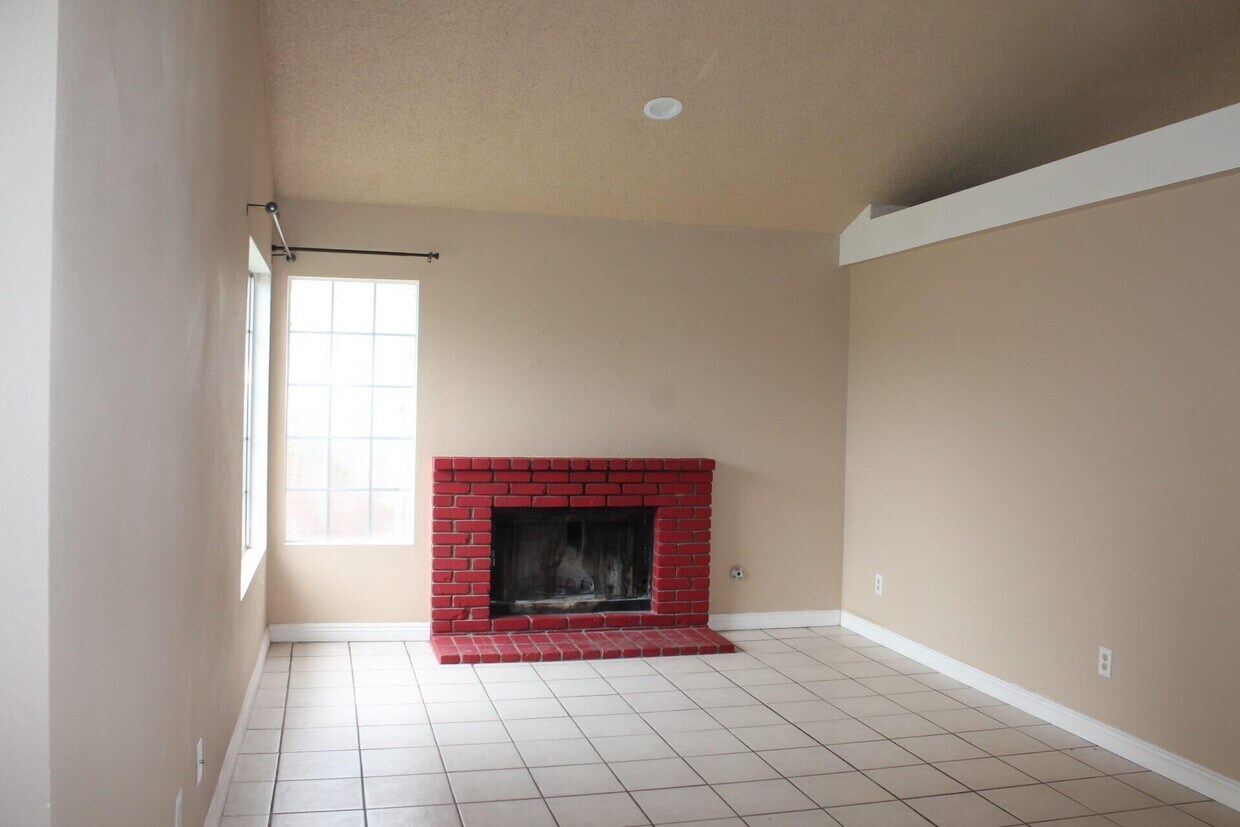 Foto del edificio - 4857 Essex Dr