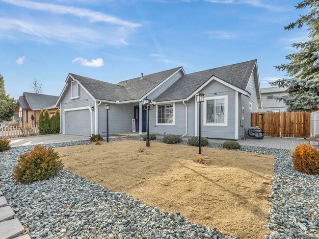 Foto del edificio - 3372 Bonnivew Dr