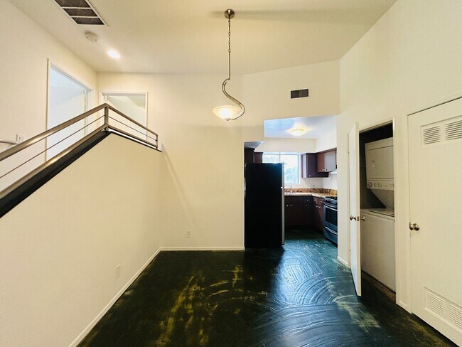 Foto del edificio - 2339 Hyperion Ave