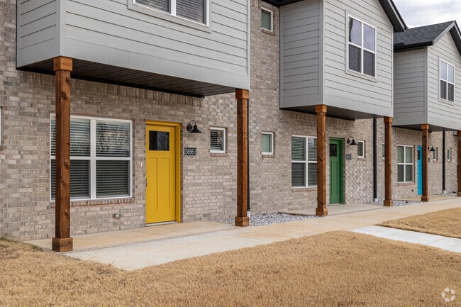 Building Photo - Wedington Heights