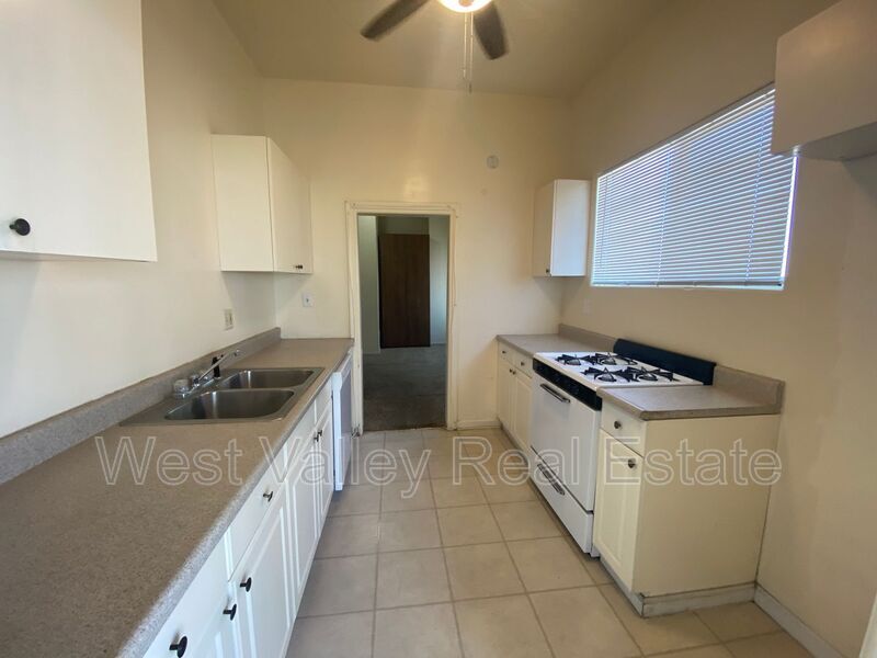 Foto principal - 218 4th St