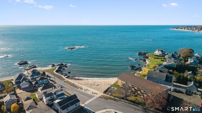 Foto del edificio - 27 Village Rd