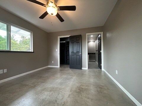 Building Photo - 16-2148-2148 Paradise Dr