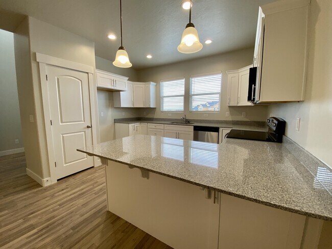 Photo - 13926 S Champlin Peak Dr House