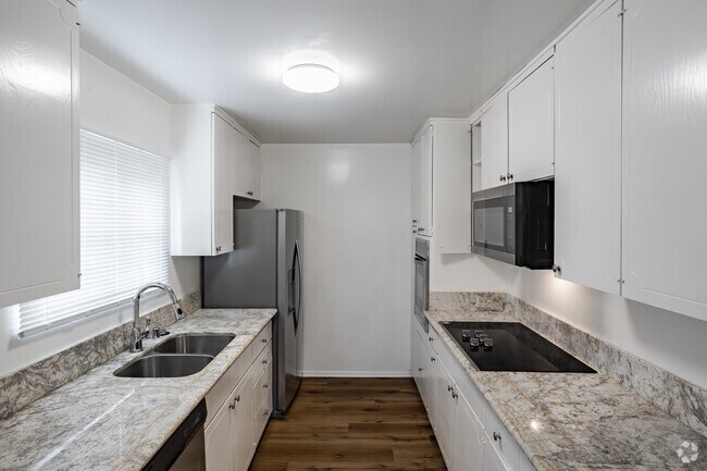 1HAB, 1BA - 8110 Redlands St