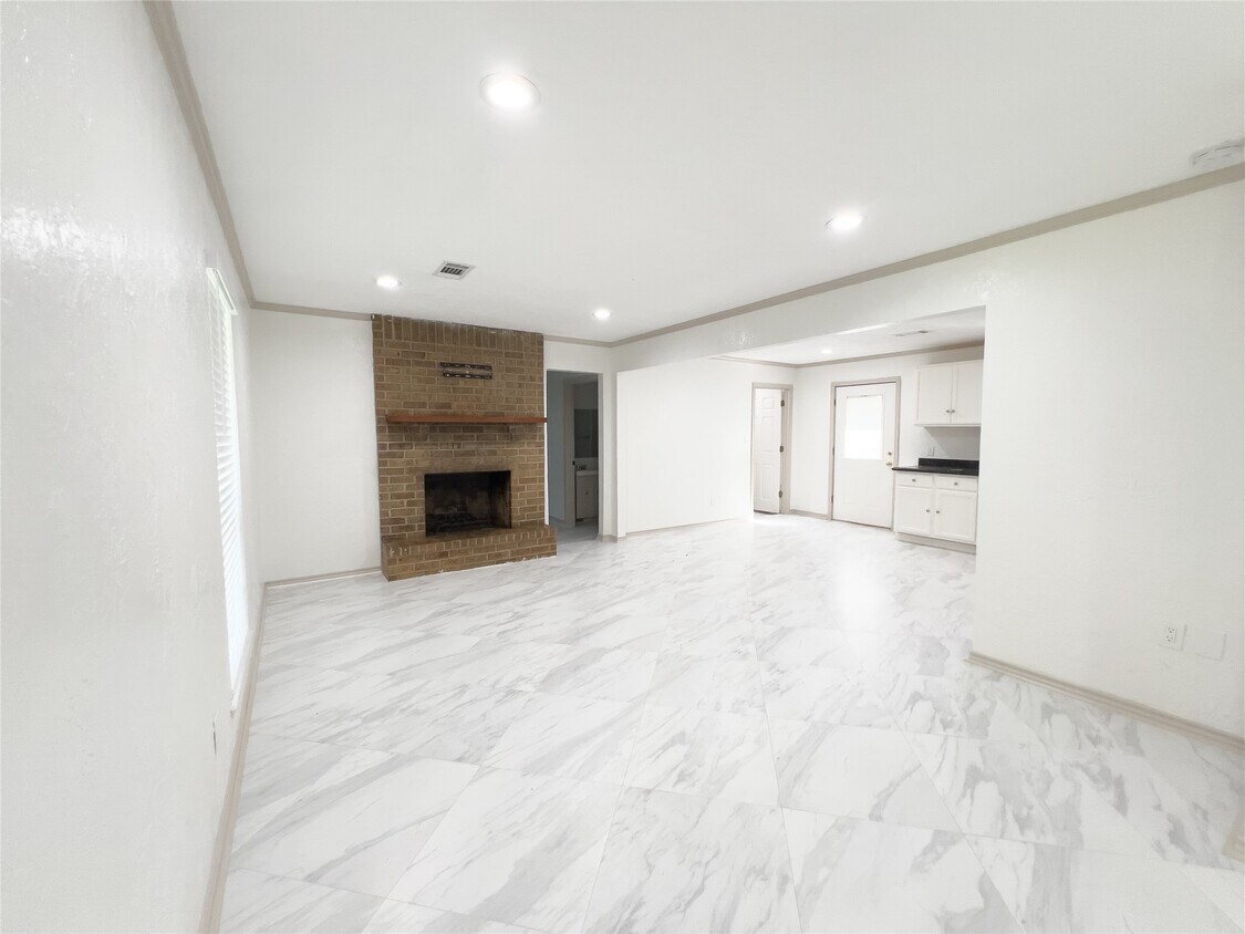 150 Broken Bough Street House Rental in Shepherd, TX