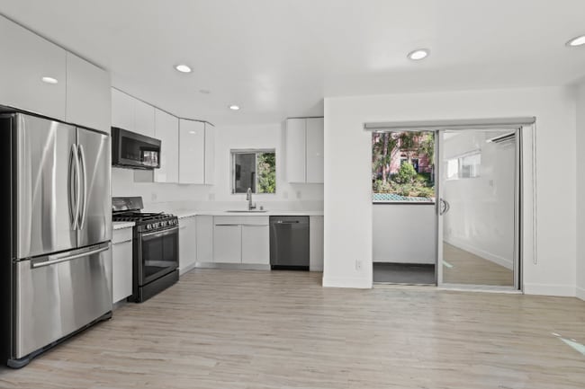 Building Photo - 249 S Coronado St