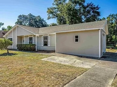 Building Photo - 3901 Elmcrest Dr