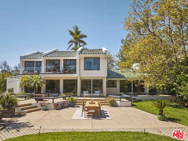 Foto del edificio - 29417 Bluewater Rd