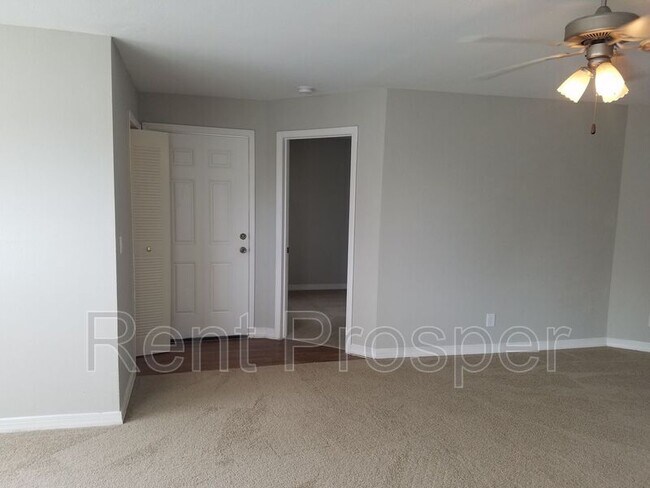 Foto del edificio - 4764 Walden Cir