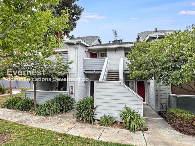 Building Photo - 556 Shadowgraph Dr