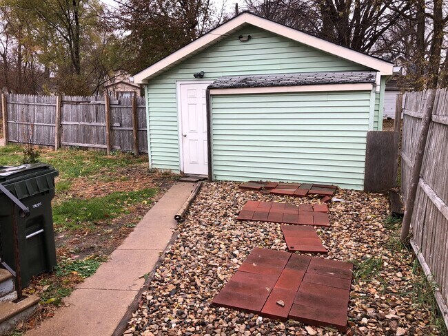 Building Photo - 1 bed, 1 bath home for rent in Waterloo