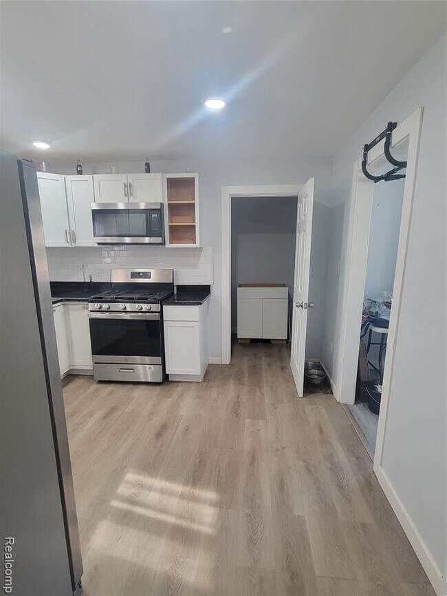 Foto del edificio - 16199 Monica St