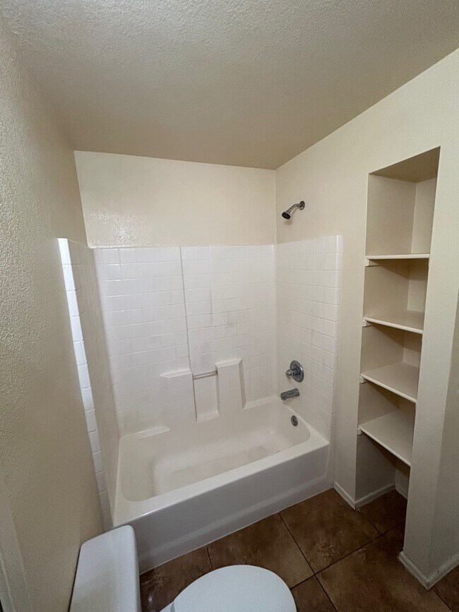 Foto del edificio - 311 93rd - Moose Tracks II LLC