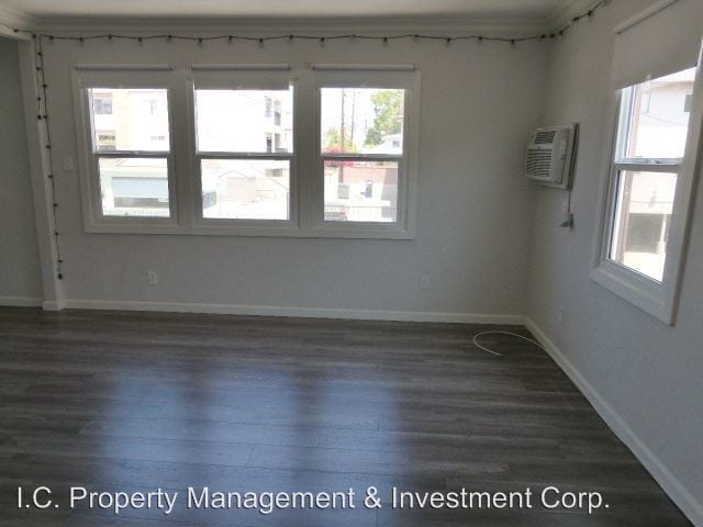 Building Photo - 873-879 N Heliotrope Dr