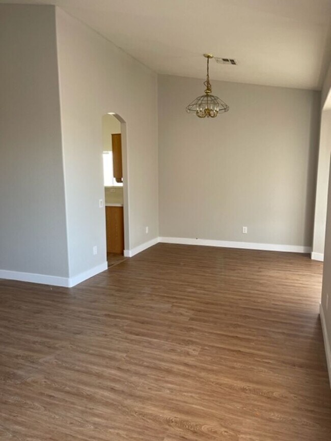 Foto del edificio - 4334 Yorkwood Dr