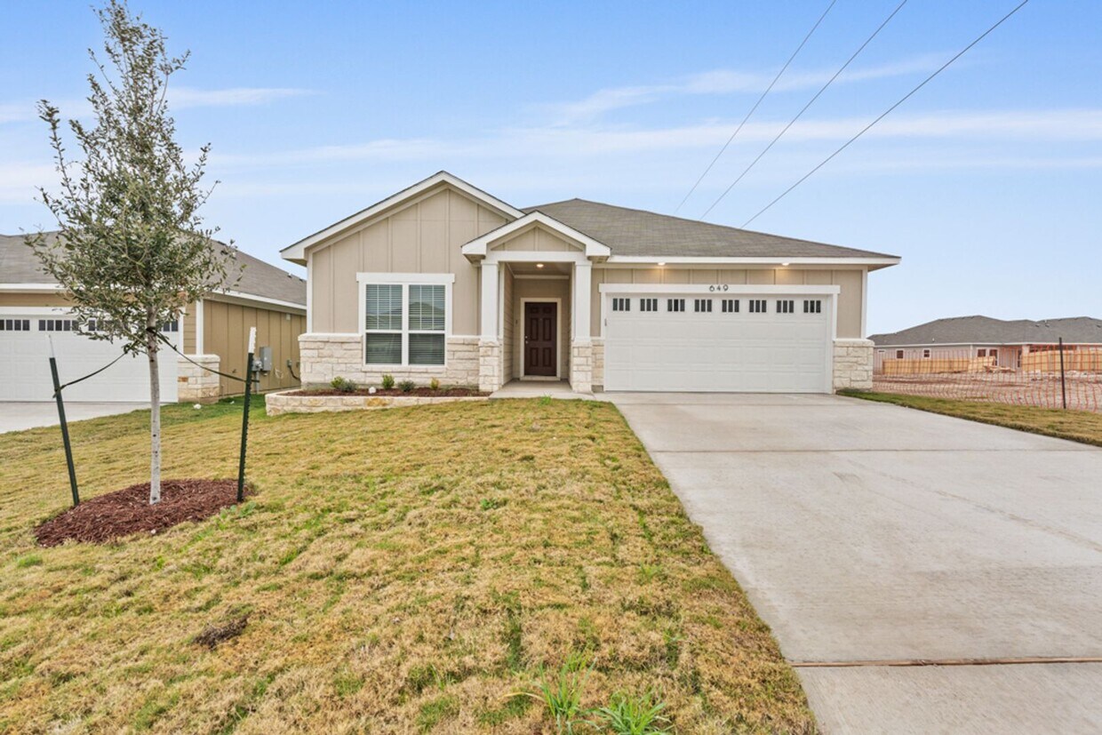 Foto principal - Spacious 4-Bedroom Home – Troy ISD!