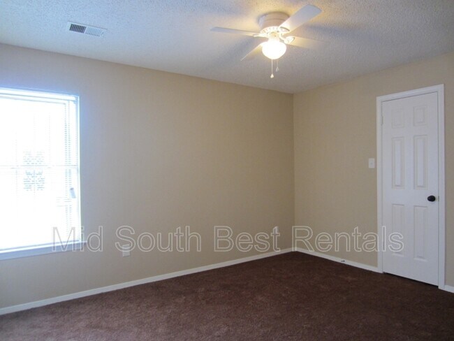 Building Photo - 4587 Summer Creek Cove