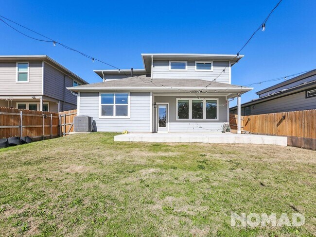 Foto del edificio - 272 Geminiflora Bend