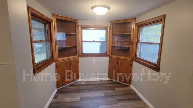 Foto del edificio - 236 Hilton Ave