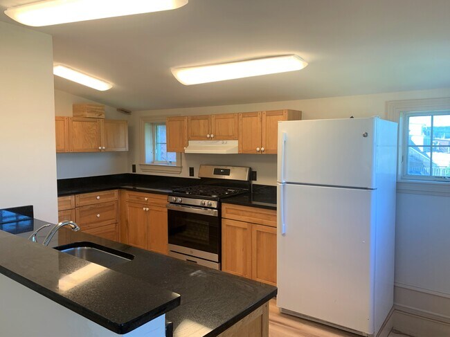 Kitchen - 906 Fayette St