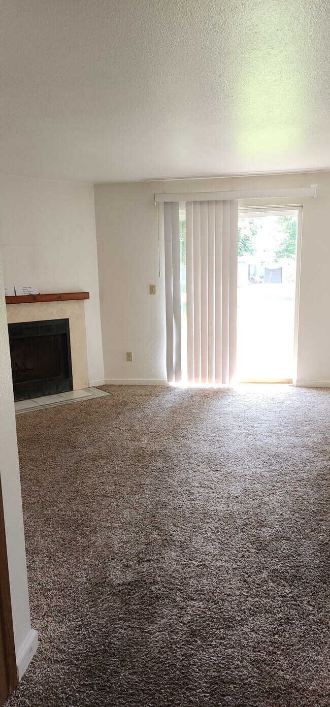 Foto del edificio - 6673 W Denton Ln