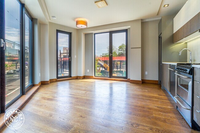 Building Photo - 865 Willoughby Ave