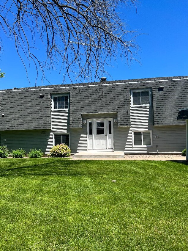 Primary Photo - 2129 Hazel St