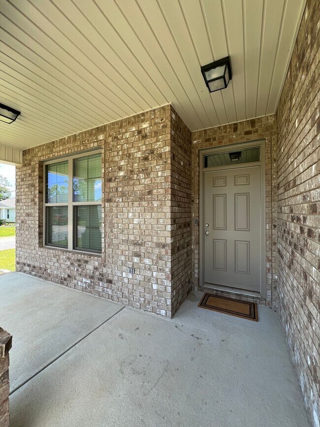 Building Photo - Stylish 4 Bedroom