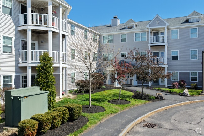 Building Photo - Island View