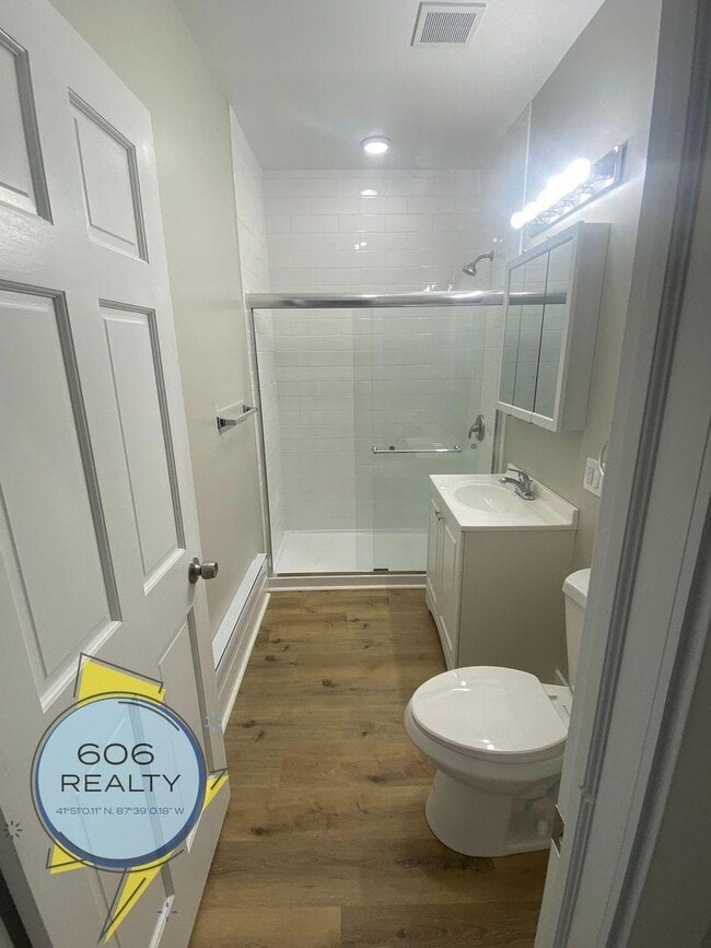 Building Photo - 1 bedroom in Chicago IL 60641