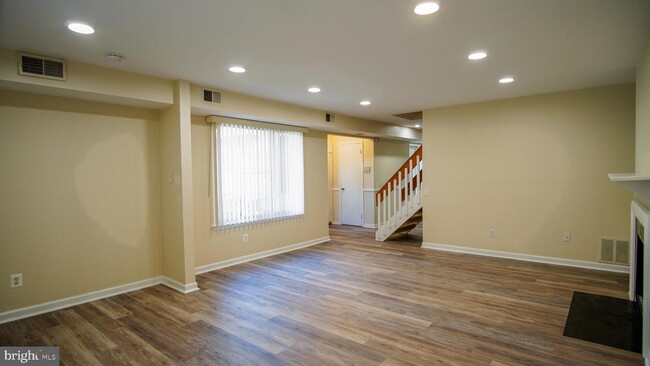 Building Photo - 2308 Aspen Cir