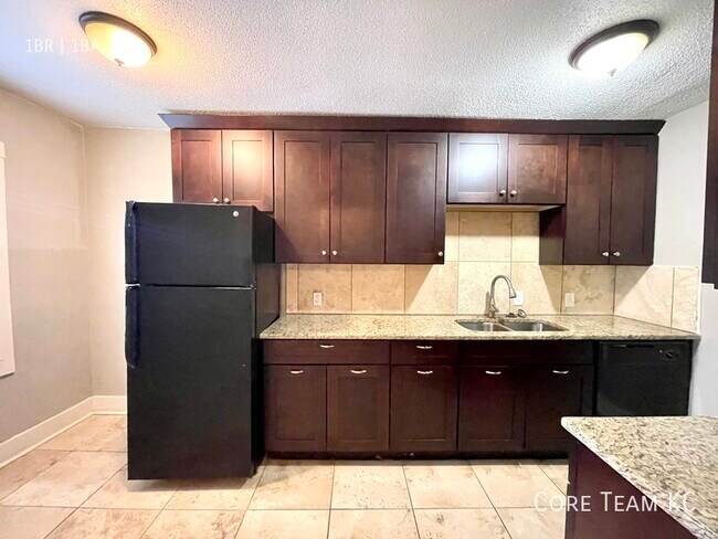 Foto del edificio - 4328 Roanoke Pkwy