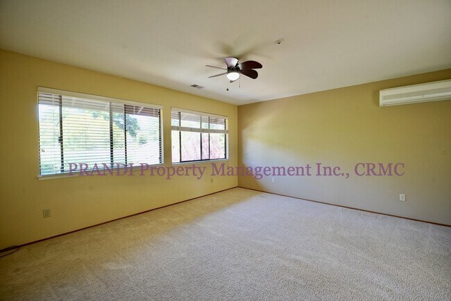 Building Photo - -Application Pending- Charming 2 Bed, 2.5 ...