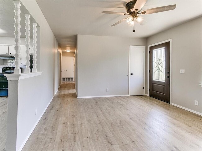 Foto del edificio - 502 N Oak St